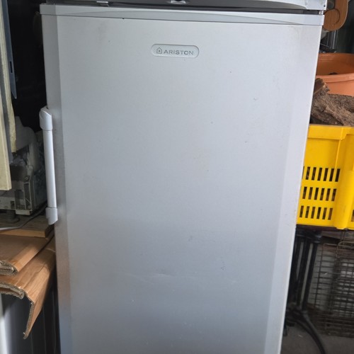 Ariston frigorifero compatto